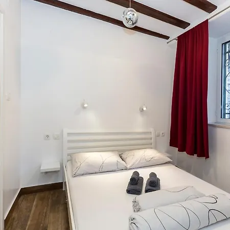 Apinelo & Gostinjska kuća Split