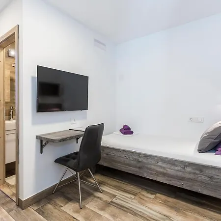 Gostinjska kuća Apinelo & 3*